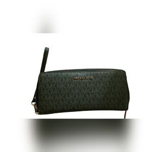 Authentic Michael Kors Black zippered wallet & wristlet handle